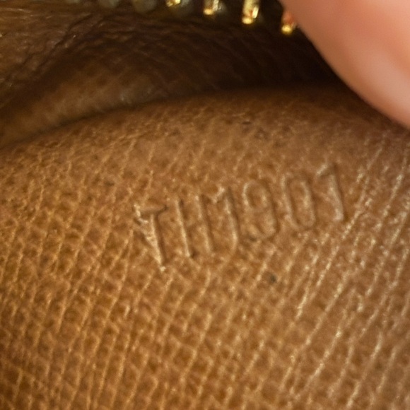 SOLD!!!!!! Louis Vuitton, Amazone monogram shoulder bag, Crossbody - Picture 2 of 15